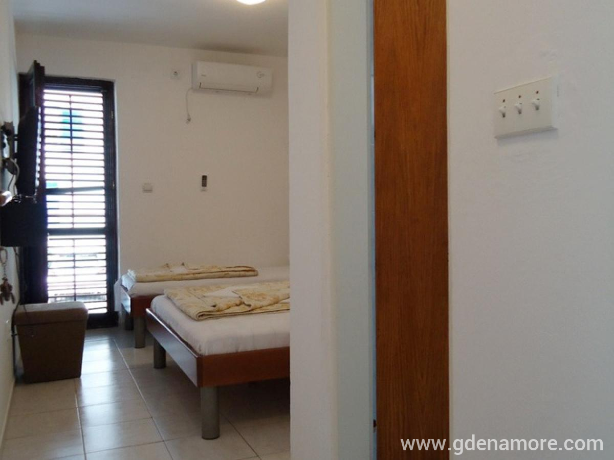 Vila kivi, privatni smeštaj u mestu Rafailovići, Crna Gora